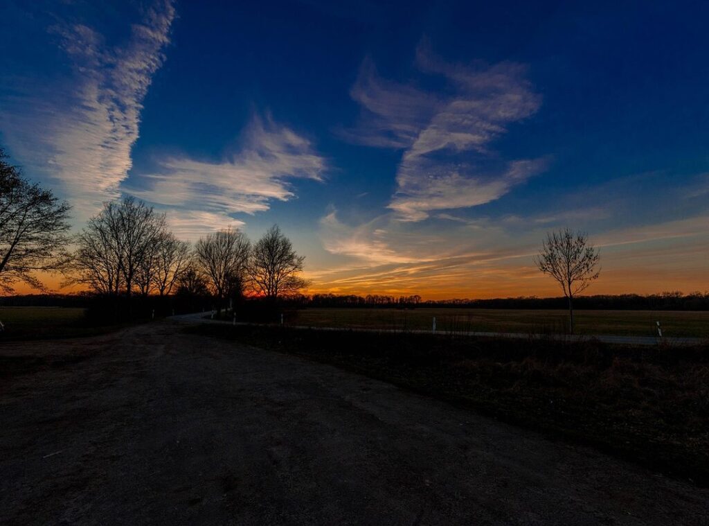 How to Travel Economically Livlesstravel