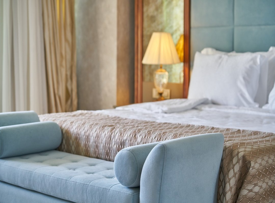 Why Are Tuzialadu Hotel Comforters so Fluffy